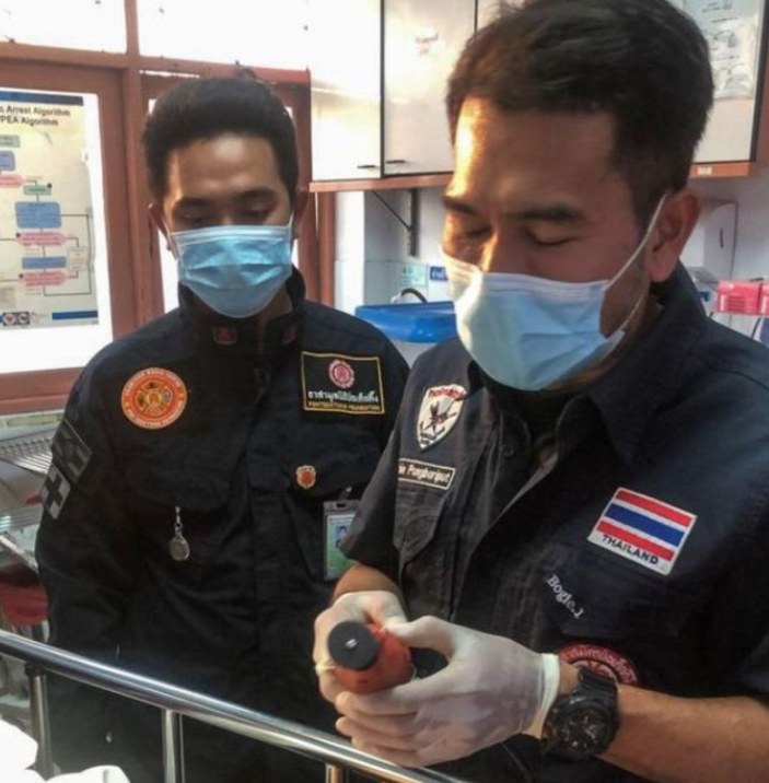 Tayland'da cinsel organına demir takınca hastanelik oldu