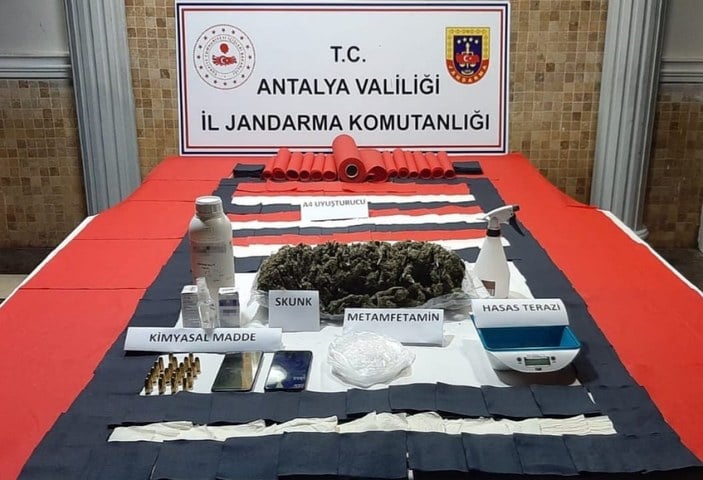 Antalya'da 384 milyon liralık uyuşturucu madde yakalandı