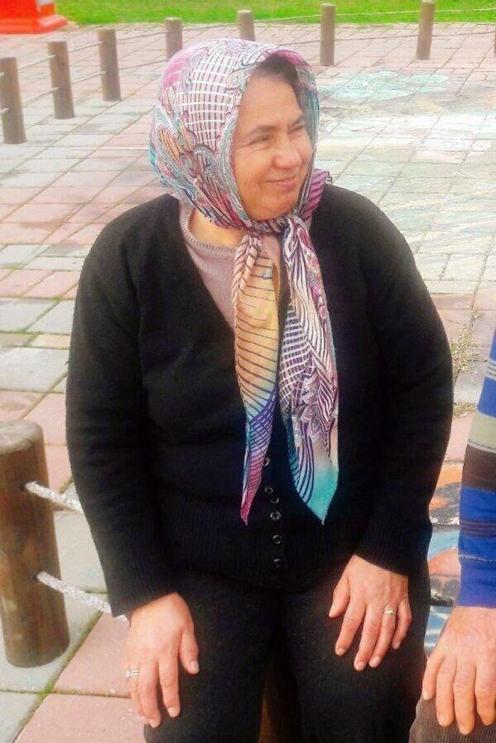 Antalya'da alışveriş dönüşü ölüme yakalanan annenin yakınlarının gözyaşı