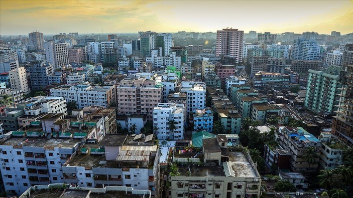 Bangladeş'te 140 milyon insan elektriksiz kaldı