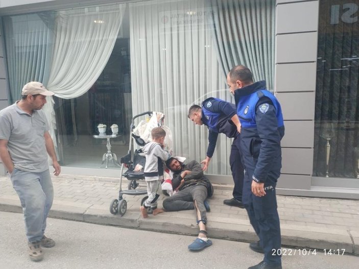 Bursa'da yabancı uyruklu dilenci, müdahale edilen ekiplere bıçak çekti