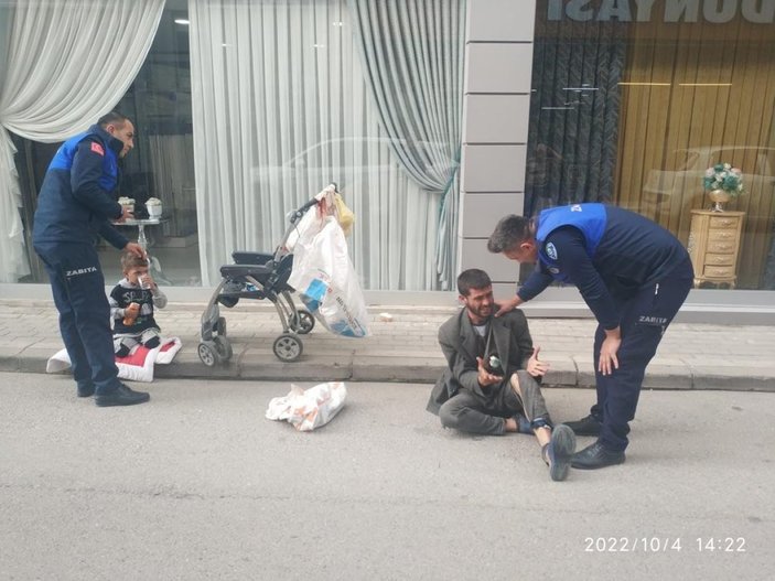 Bursa'da yabancı uyruklu dilenci, müdahale edilen ekiplere bıçak çekti