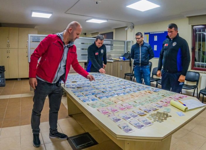 Yalova’da zabıta memurları dilencinin üzerinde 12 bin lira para buldu