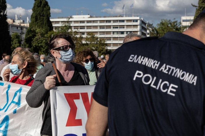 Yunanistan'da emekliler, maaş eylemi yaptı