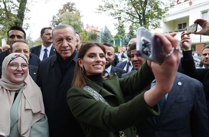 Cumhurbaşkanı Erdoğan’a Prag’da sevgi seli