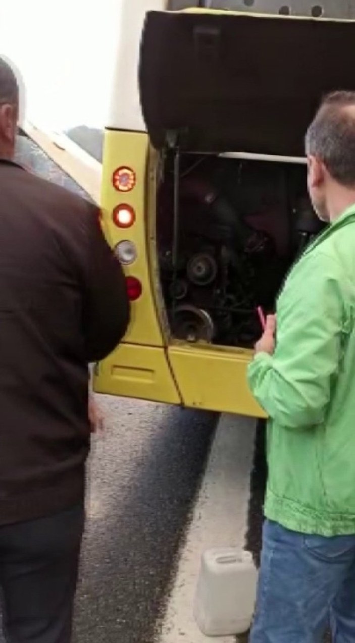 Beykoz'da İETT otobüsündeki yangına vatandaş yardım etti