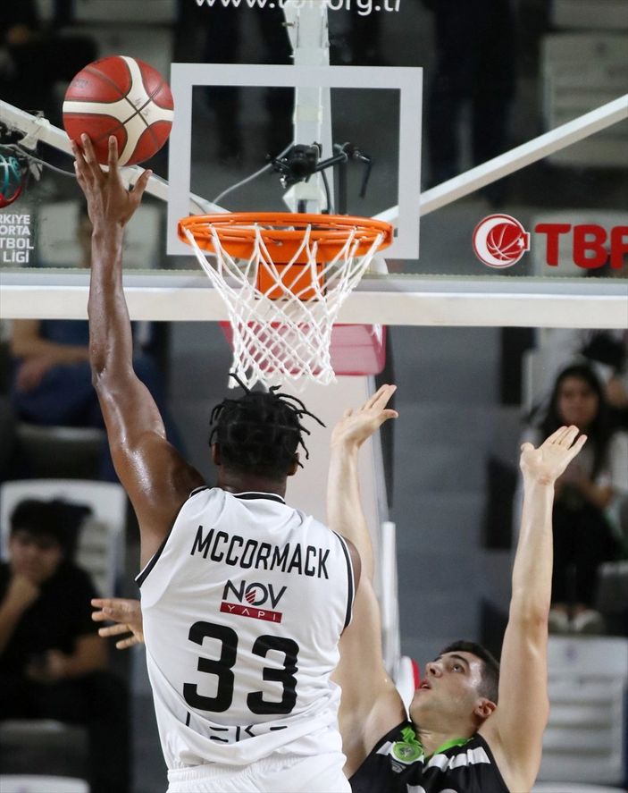 a Beşiktaş, Manisa BBSK'ya mağlup oldu