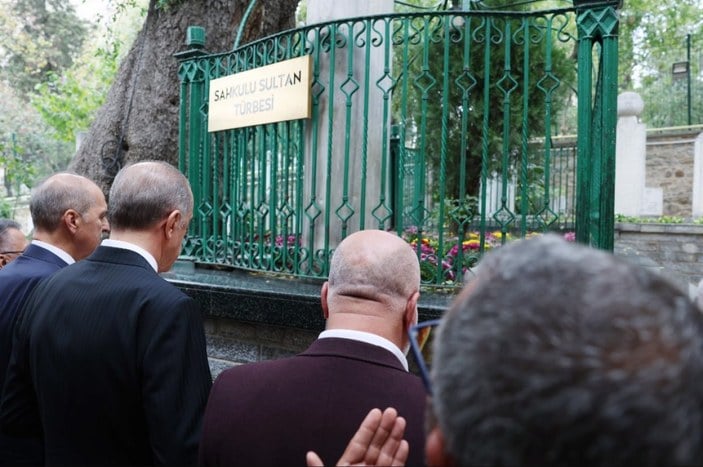 Cumhurbaşkanı Erdoğan, Şahkulu Sultan Dergahı ve Cemevi'ni gezdi