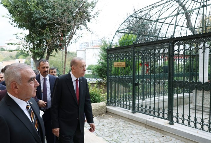 Cumhurbaşkanı Erdoğan, Şahkulu Sultan Dergahı ve Cemevi'ni gezdi