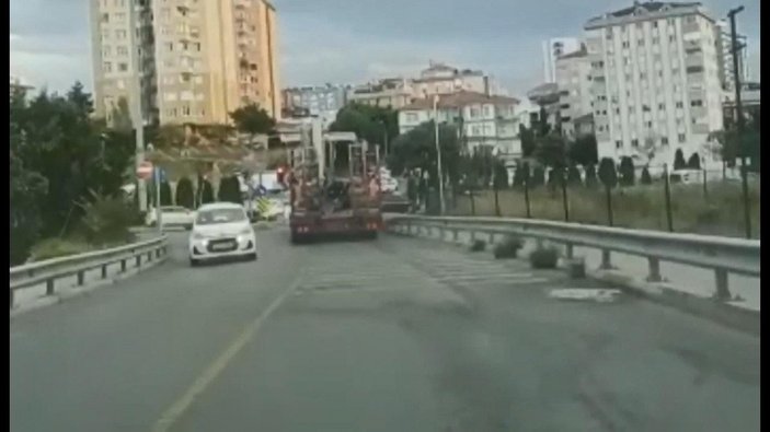 Maltepe'de tır şoförü, kavga ettiği otomobil sürücüsünü ezmeye çalıştı