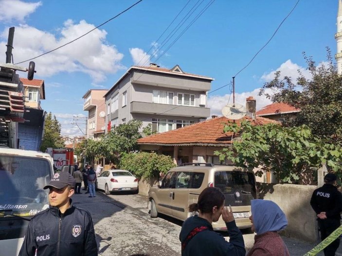 Kocaeli'de evde çıkan yangında bir genç kız hayatını kaybetti