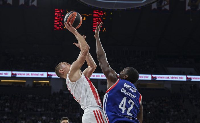 a Anadolu Efes, Euroleague'e galibiyetle başladı