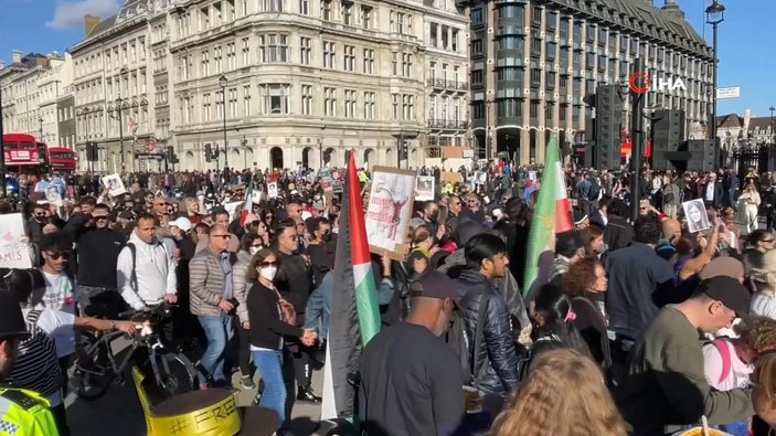 Londra’da Mahsa Amini için protesto