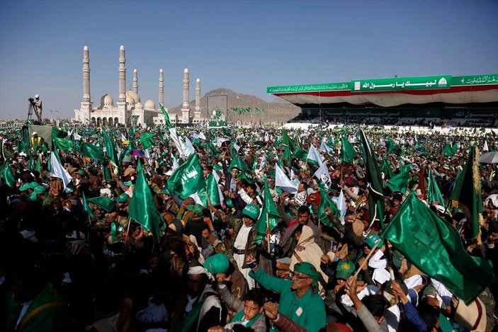 Yemen'de milyonlarca kişi Mevlid Kandili'ni kutladı