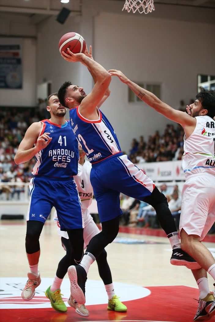 a Anadolu Efes, Aliağa Petkimspor'u mağlup etti