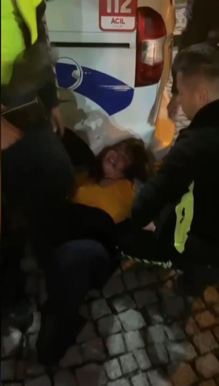 d Kağıthane’de, polisin alkollü kadın sürücü ile imtihanı kamerada