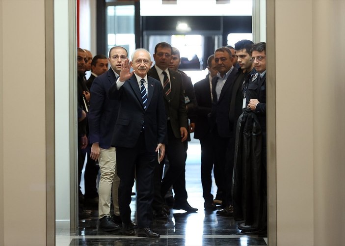 Kemal Kılıçdaroğlu, ABD'ye gitmek için İstanbul Havalimanı'nda