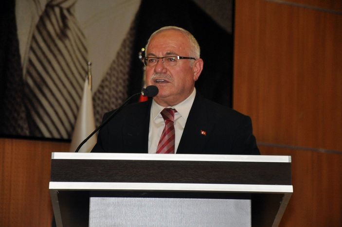 Karaman'da 'vampir' uyarısı yapan rektör istifa etti