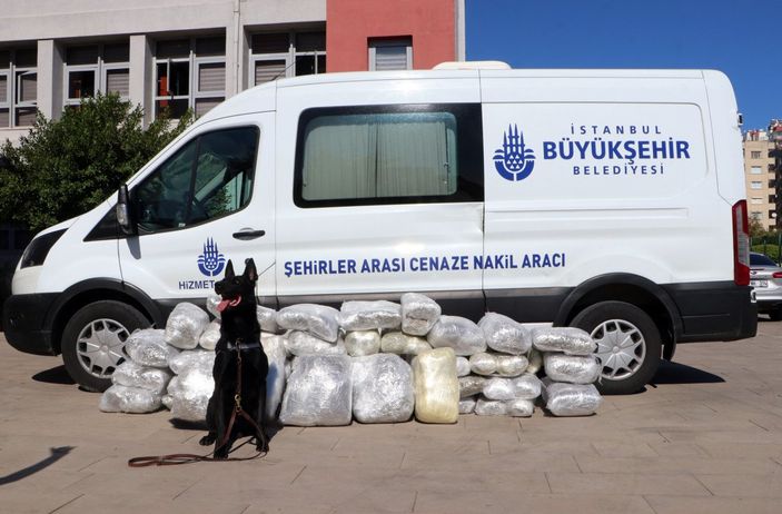 Adana'da İBB cenaze aracında 144 kilo uyuşturucu yakalandı