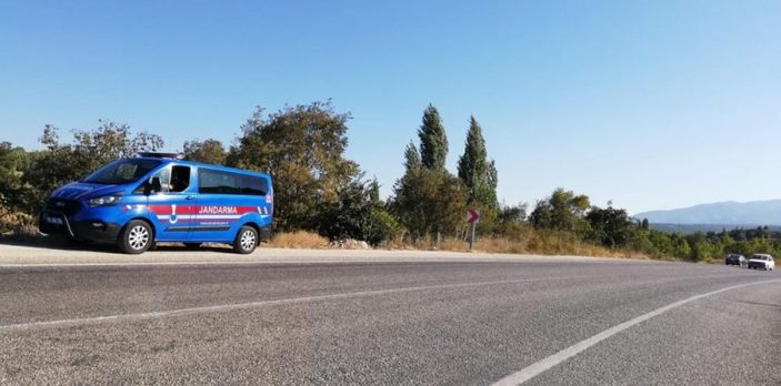 i Aydın'da kamyonet su kanalına uçtu: 2 yaralı