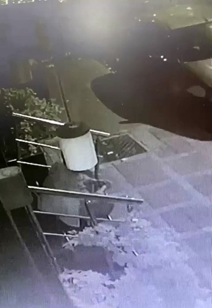 Bayrampaşa'da hırsızların hedefi merdiven korkulukları oldu