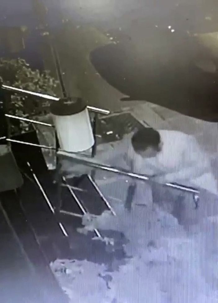 Bayrampaşa'da hırsızların hedefi merdiven korkulukları oldu