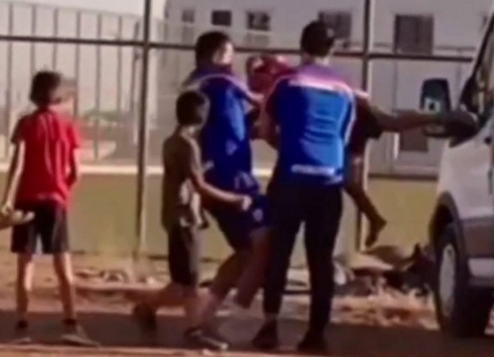 Mardin'de, antrenör ile çocuk arasındaki kavga kamerada