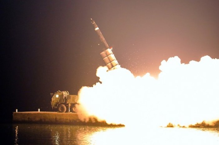 Kuzey Kore’den füze denemelerine ilişkin: Taktik nükleer tatbikatların parçası