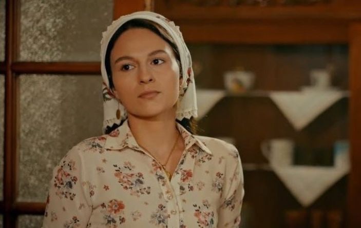 Selin Yeninci sessizliğini bozdu! Sütyensiz tarzıyla dikkat çekti...