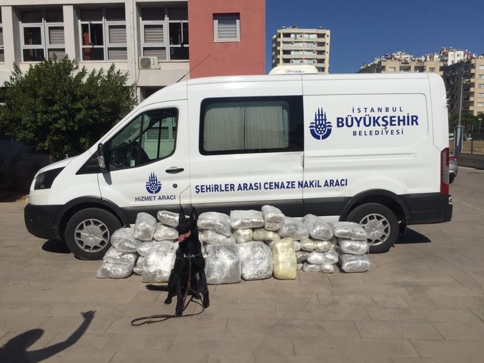 İBB'nin cenaze arabası ile uyuşturucu taşıyan 3 kişi tutuklandı