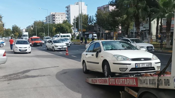 Adıyaman'da yaya geçidinden geçen genç ağır yaralandı