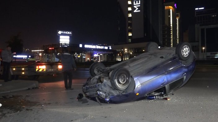Bursa'da takla atan araçta, şoförün eşi ve çocukları yaralandı