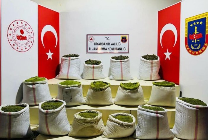 Diyarbakır'da Sonbahar-Kış 2 operasyonunda 52 bin kök kenevir ele geçirildi