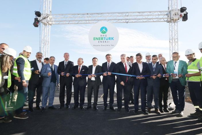 Doğu Anadolu’nun güneş takip sistemli en büyük güneş enerji santrali açıldı
