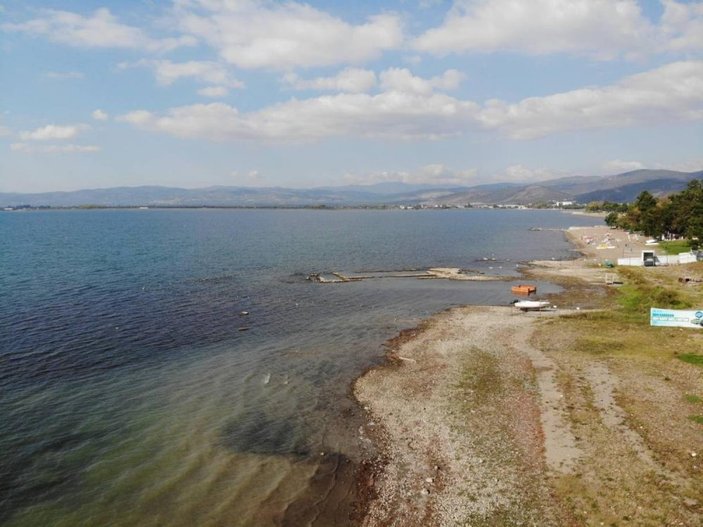 İznik Gölü'nde su çekilmesi 200 metreyi aştı