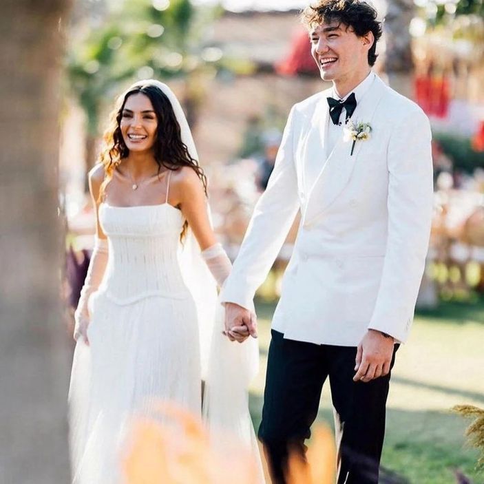 Cedi Osman'la evlenen Ebru Şahin'den mini elbiseli poz! Takipçilerden yorum yağdı: 