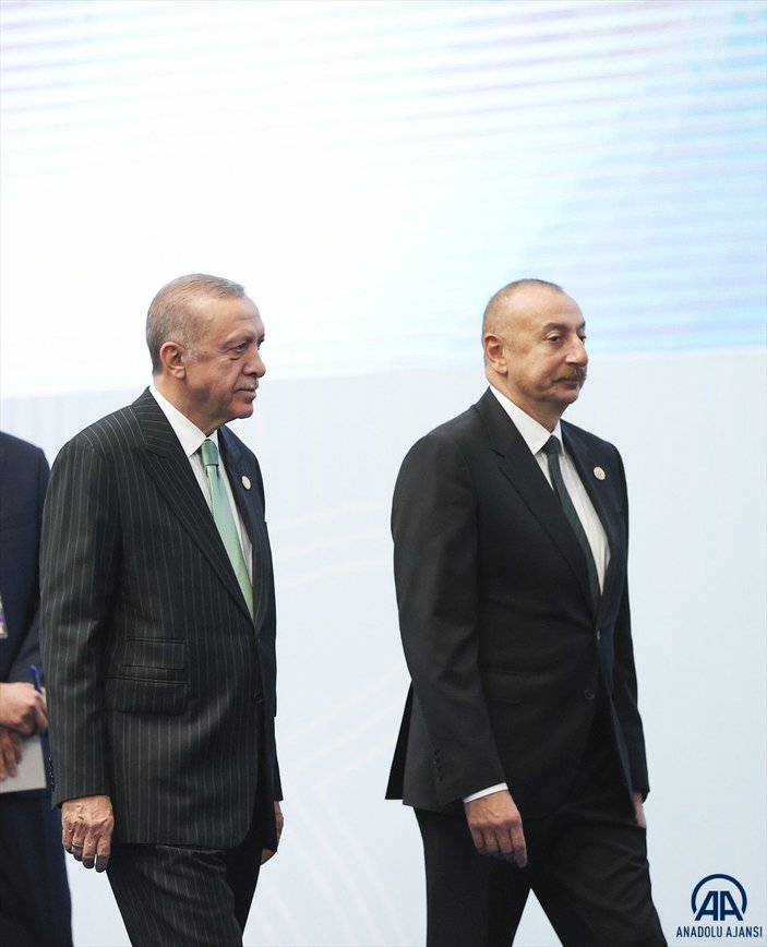 Cumhurbaşkanı Erdoğan, liderlerle aile fotoğraf çekimine katıldı