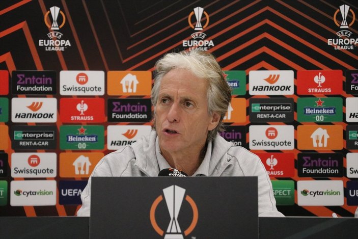 Jorge Jesus: Futbolla politikayı birbirine karıştırmıyoruz