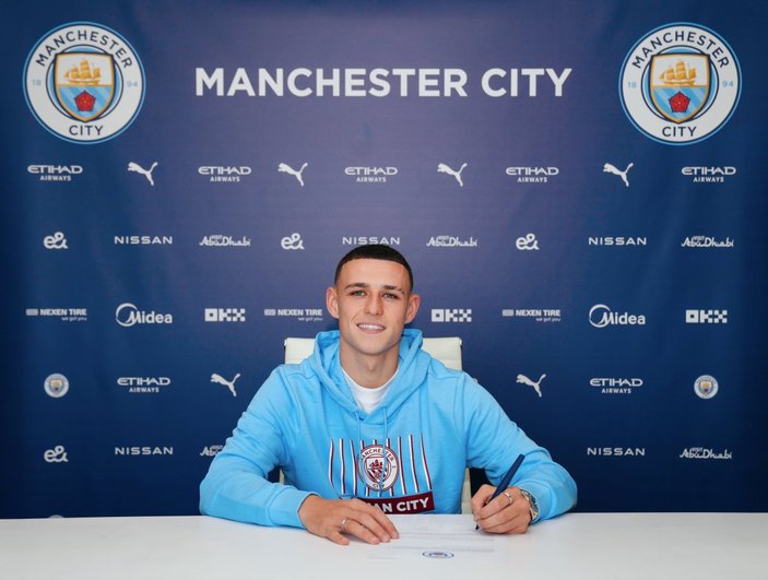 Manchester City, Phil Foden ile yeni sözleşme imzaladı