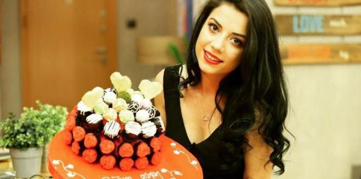 Kısmetse Olur'un Nur'u frikik verdi, detay olay oldu!