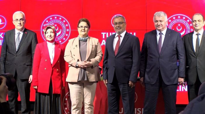 Şehit yakınları, gazi ve gazi yakınlarının uçak biletleri yüzde 50 indirimli olacak