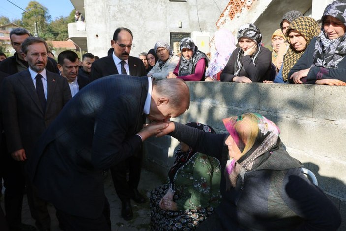 Cumhurbaşkanı Erdoğan'dan maden şehidi ailesine ziyaret