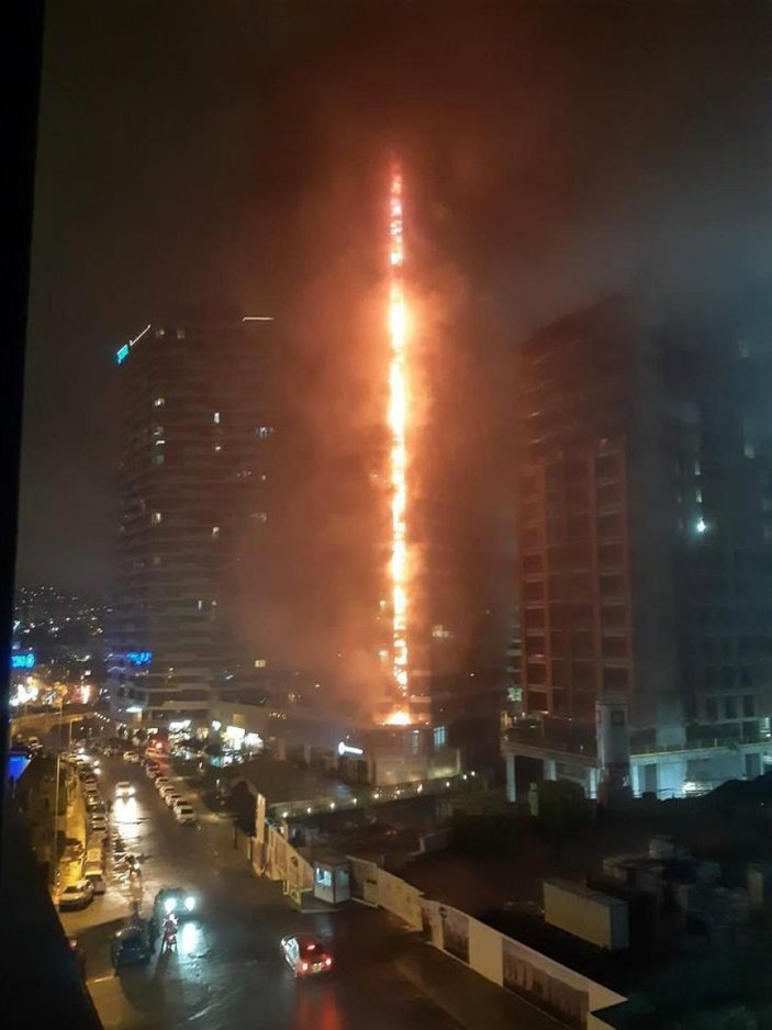 Kadıköy'deki bir rezidansta yangın çıktı