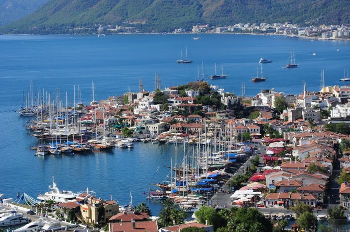 Muğla'da hareketli geçen sezon esnafın yüzünü güldürdü