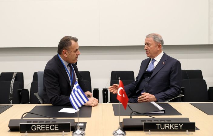 Yunan mevkidaşından Bakan Akar’a taziye mesajı