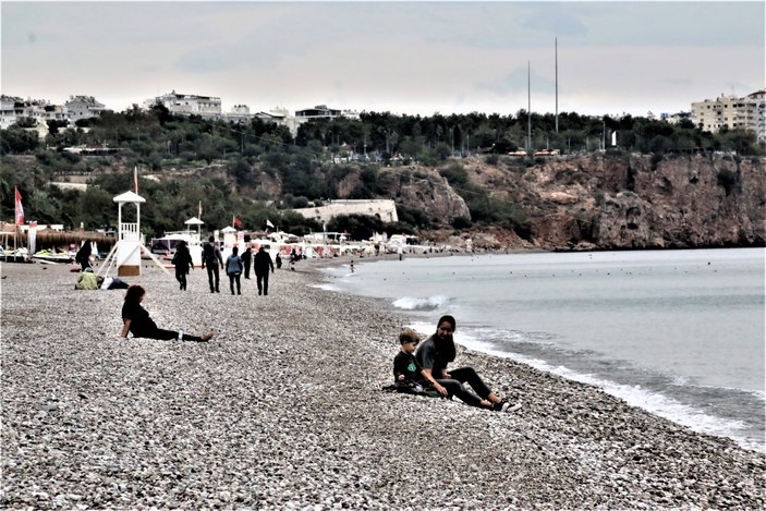 Antalya sahillerinde kış sessizliği yaşanıyor