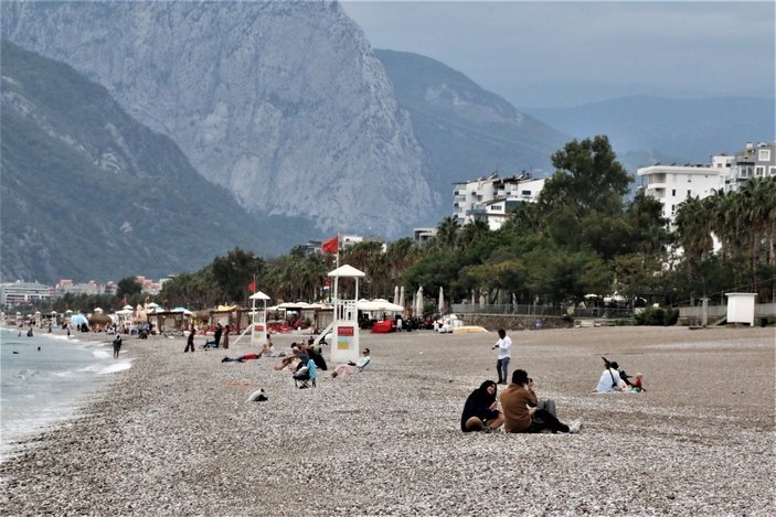 Antalya sahillerinde kış sessizliği yaşanıyor