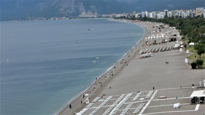 Antalya sahillerinde kış sessizliği yaşanıyor