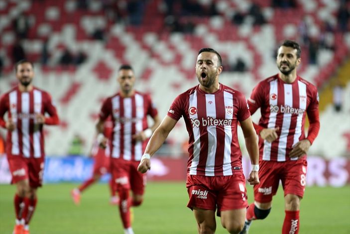 Sivasspor, Giresunspor'u farklı mağlup etti