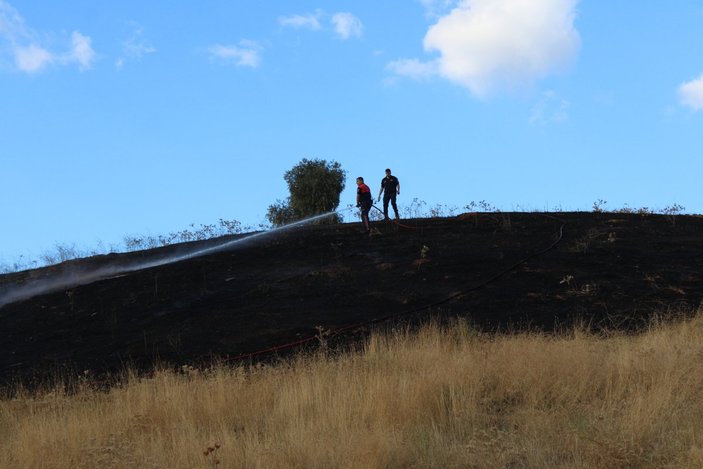 Aydın'da belediye personelleri yangını büyümeden söndürdü